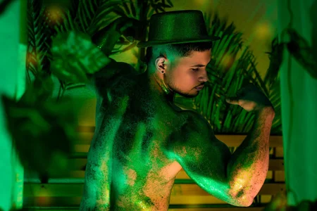 valenssio_moretti kullanıcısının ❤️‍🔥☘️ Your good luck elf ☘️❤️‍🔥 albümü -  4 fotoğraf