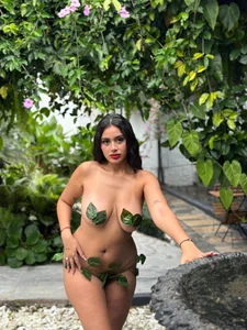AmbarJames_ Garden desires Hình