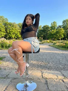 ZoeAndersonn_ Public Billede 2
