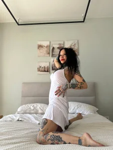 Megan_Black_MoonのTender photos 🌸#longhair#tattooの 7枚の写真