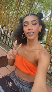 Kimberly_thompsom Days off Pic 5