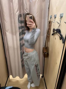 MargaretShyandSkinny purchasing things <3  4টি ছবি