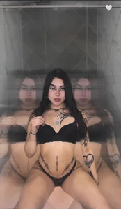 emily_24x Day of photos 🫦📸 Pic 2