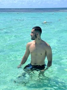 ander_montoyaa 🏖️🌊 Bilde 4