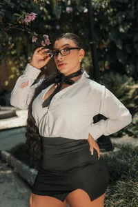 LeahLombardi_ Ur beautiful boss is here Pic 2