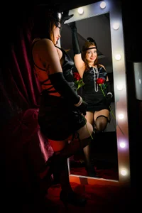 Fun at the cabaret de antonella_moon7  9 Imagens