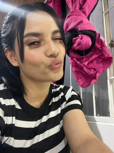 Julietha_Foxter_v Public Hình 6