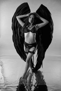 Scarlett21__ 🖤🤍🖤 Pic 9