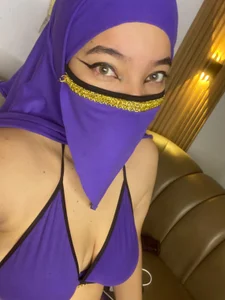 malak_nanyyのSecrets Behind My Eyesの 4枚の写真