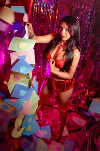 GoddessJulieta_ Tell me... did you miss me? 💋 টি ছবি
