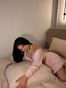 look at me first de BiancaKennedy  5 Imagens