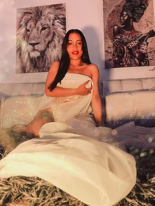 Grace_Cooper_ Between tenderness and mischief 🍒 Kuva 2