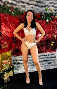 Lunahot68 "Silent nights, dangerous thoughts, irresistible energy." 😏❄️ Hình 4