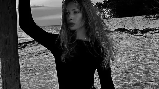 Stefifany Public Foto