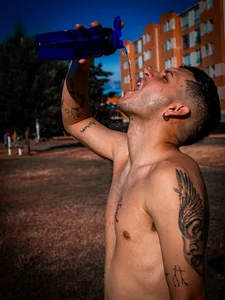 Noha_white one day playing hot soccer Bilde