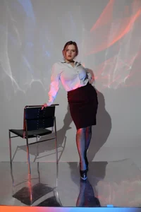 HelenDanvers Public Immagine  3