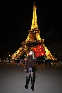 Hanna_sophia My dream was always to visit Paris… and I finally made it come true✨ Immagine 