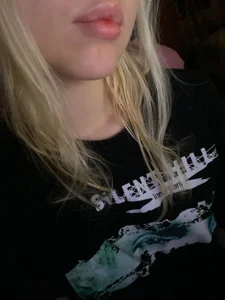HannahHollis lips eyes or collarbones? Poză 2