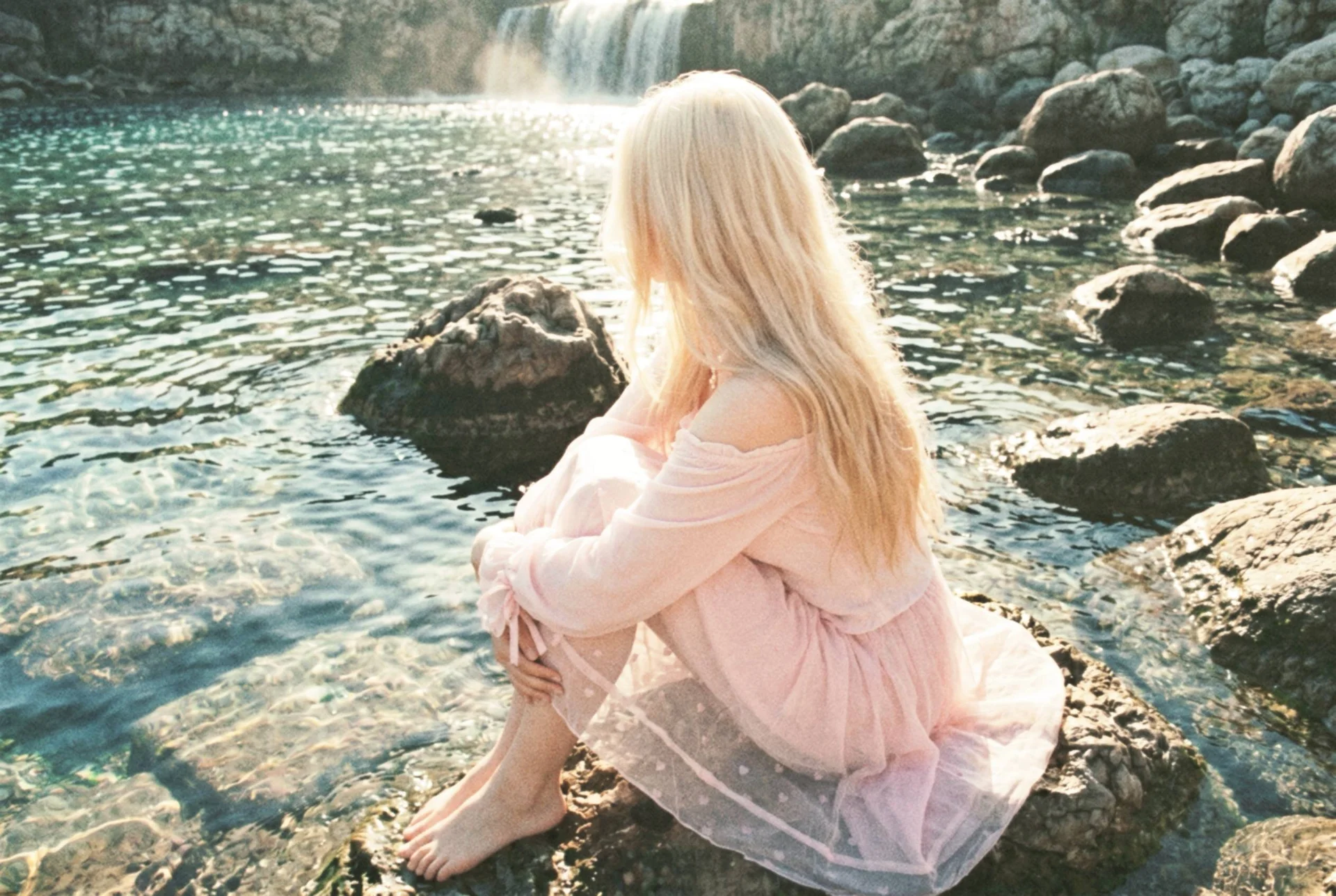 effy_dollie 🌿🏔🦋🌊☁️ Pic 2