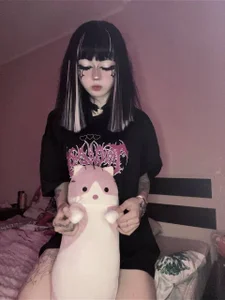 HolyCute Public Pic 2