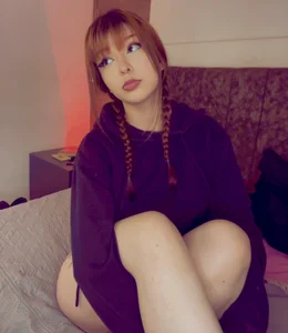 A litte of Abby🍷❤️🌙 de _AbbyScott  3 Imagens