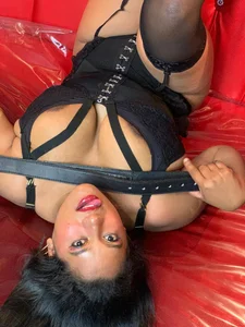 ZelinaEvans Public Foto 8