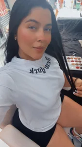 RenataPeach casual Pic 2