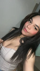 Tiffany-Jones Public صورة واحدة|Tiffany-Jones Public صورتان|Tiffany-Jones Public  صور|Tiffany-Jones Public  صورة