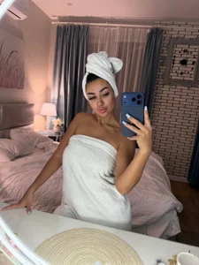 vellawood's XXX Nude Photo 2