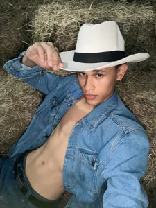 Just_D4v7 Public Pic 5