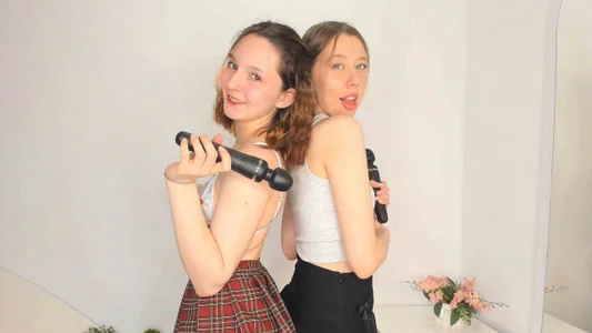 EthalBeeson Cuuuuteeeyy girlllllllssssssssssssssssss Pic