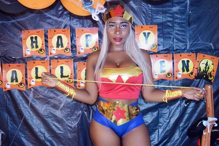 sara_greyx halloween Pic 2