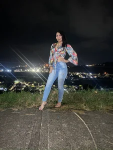 RoxyandAron2のin a gazebo at nightの 9枚の写真