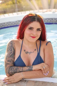 kimbrownn POOL Foto 3