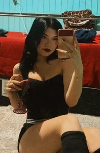 Allicynhas XXX nøgenfoto 1