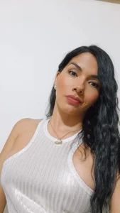 Amelia_Debora_Antonella touch me my face Pic 4