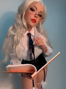 PixelKitty_のYour Favorite Teacher 🩷の枚の写真