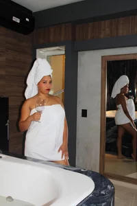 BustyGlow: Do you want to bathe with me? ( фото)