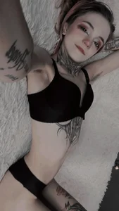 Cozy, sassy, yours ❤️‍🔥✨ od ShadowEllie  2 snímek