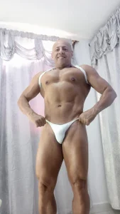 Jordan_Gomez_ relaxed at home Foto 6