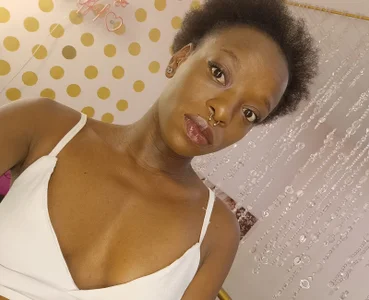 Coco_Kiss Fit & Flirty Pic 4