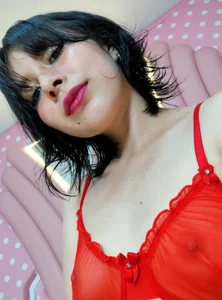 Lily_MartinezのRED KISSES 💋💋💖の 5枚の写真