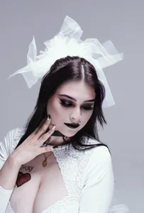 TifanyWhite_ Hallowen Hình 5