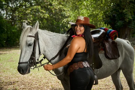 Margaret_Saunders 🤠💦Happy birthday at the ranch: huge boobs ready to bounce. 🤠💦 Immagine  4