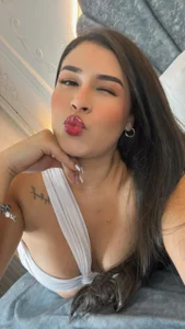 I wish you tonight 🥵 de Bella-kim-  2 photos