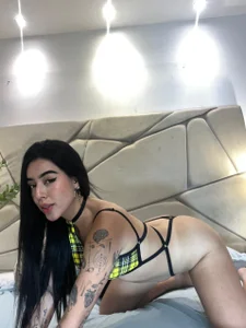 zoee_jackson sexy schoolgirl in yellow Immagine 