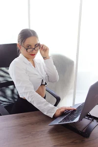 TaylorEvanss Secretary😈 Pic 4