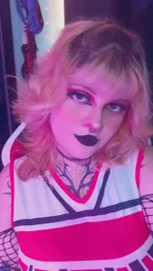 Mariana_velezz Can I cheer you up a little?😏😈 Εικόνα