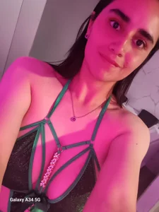 elowen_halley1: Public ( 5 фото)