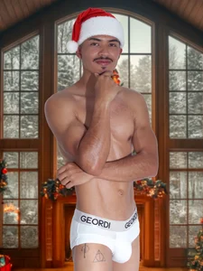 NicolaiKarav Christmas is filling with gifts รูป  4